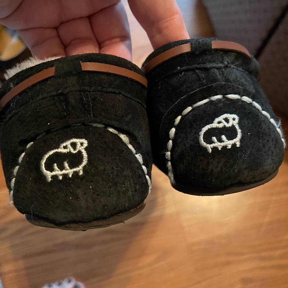 Lamo suede moccasins